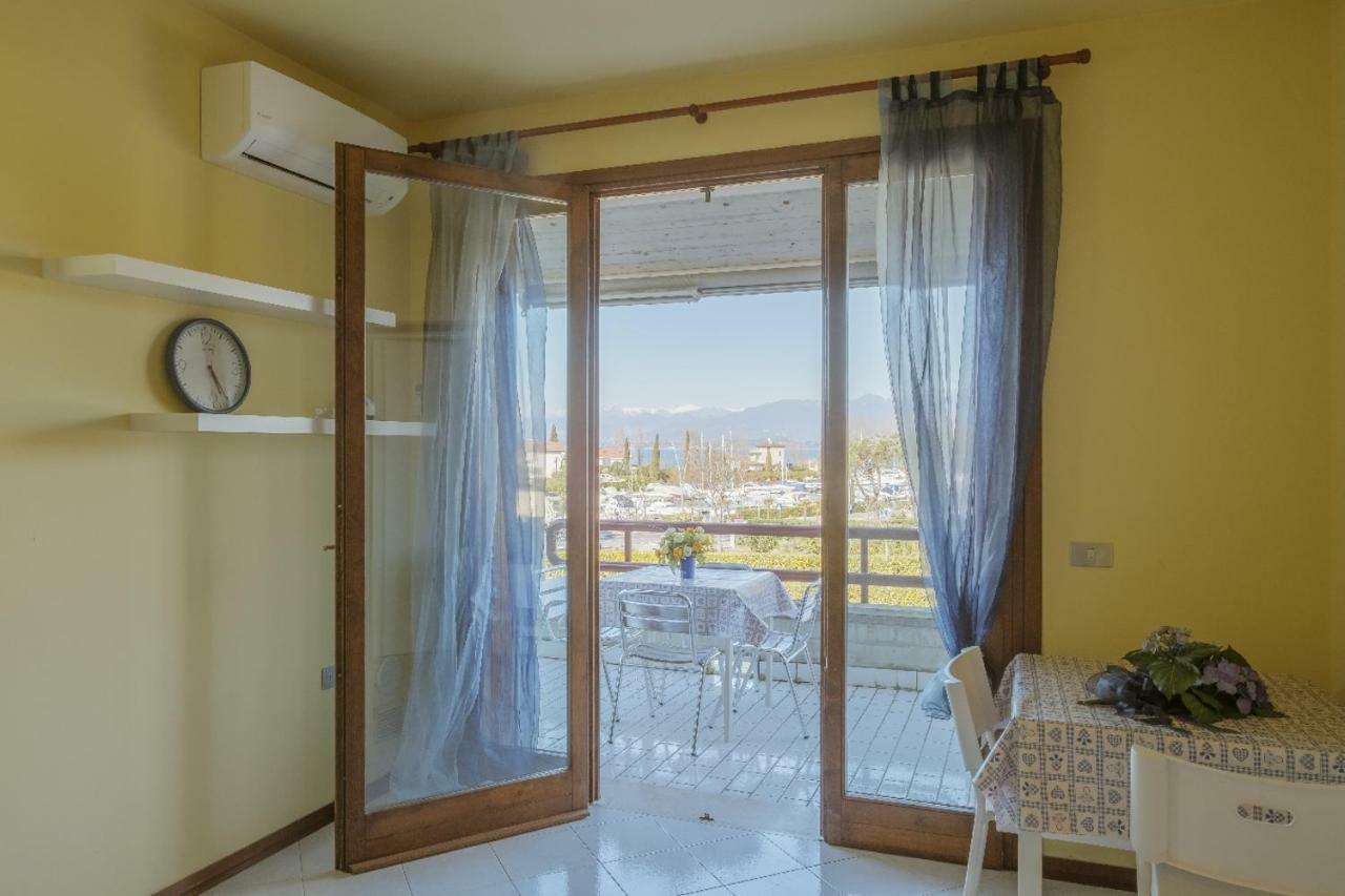 Апартаменти Bellavista Сірміоне Екстер'єр фото